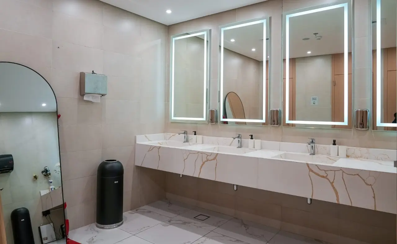 Vanity station in the grooming hub